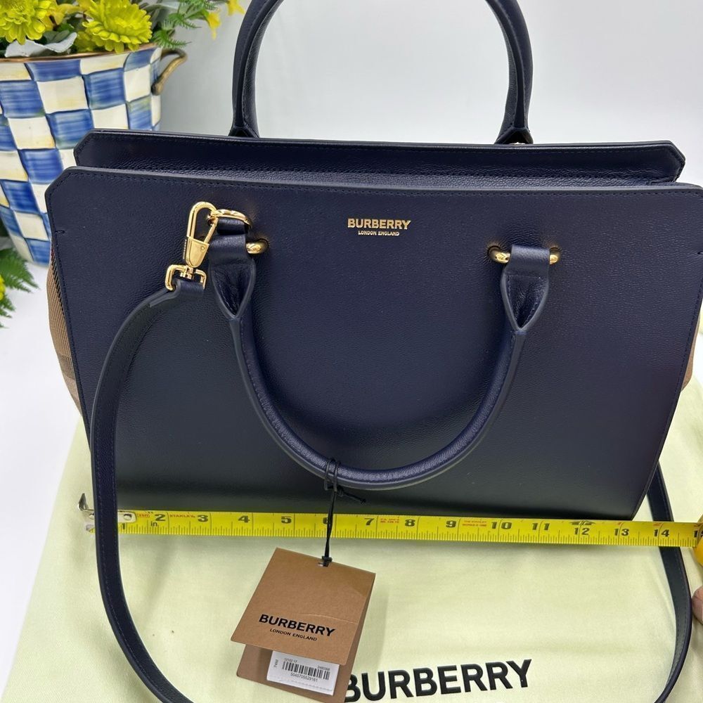Women’s Burberry Banwell classic check handbag with detachable shoulder strap - Picture 9 of 15